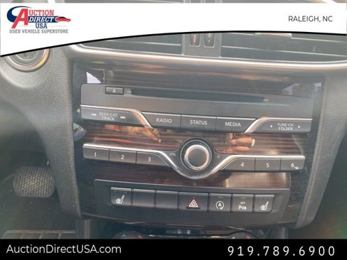 Used 2017 INFINITI QX30 Premium w/ Technology Package image 21