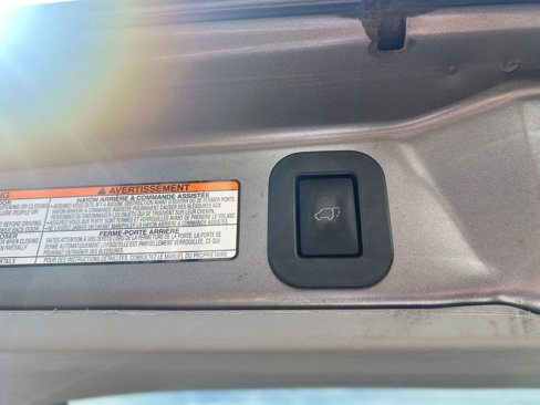 Used 2018 Toyota Sienna XLE image 37