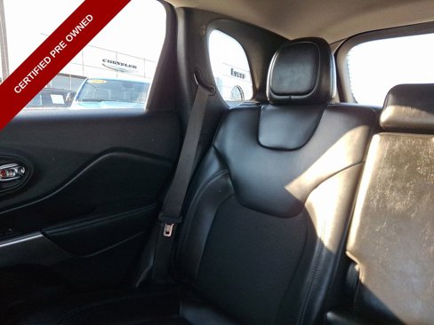 Certified 2020 Jeep Cherokee Latitude Plus w/ Cold Weather Group image 18