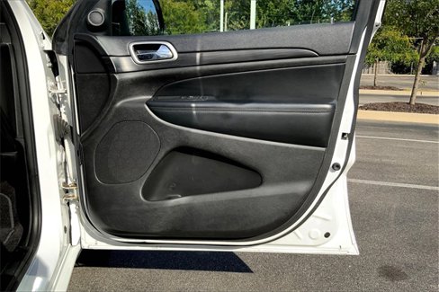 Used 2019 Jeep Grand Cherokee Altitude image 22
