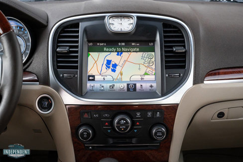 Used 2011 Chrysler 300 C image 12