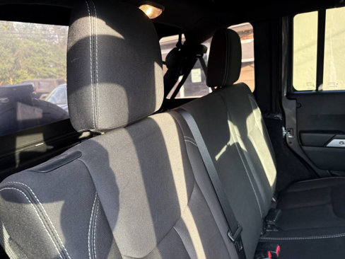 Used 2017 Jeep Wrangler Unlimited Sahara w/ Dual Top Group image 26