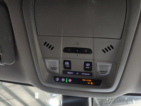 Used 2020 Buick Enclave Premium w/ Sun and Sites Package image 13