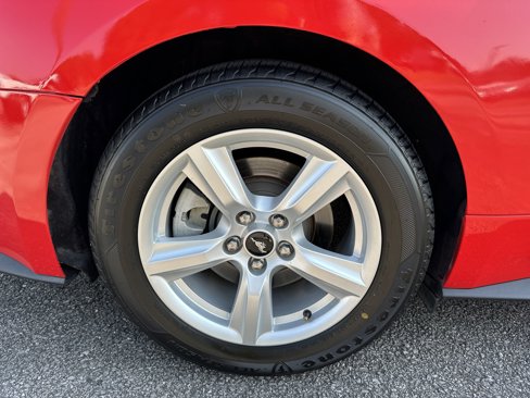 Used 2018 Ford Mustang Coupe image 16