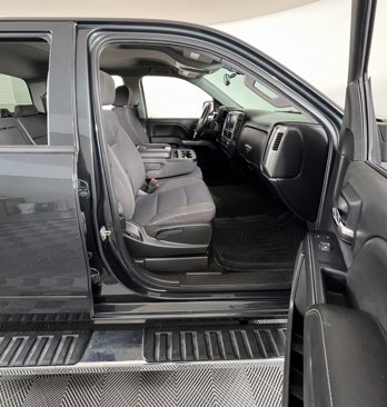 Used 2018 Chevrolet Silverado 1500 LT w/ Texas Edition image 6