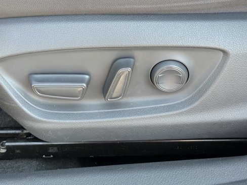 Used 2019 Toyota Camry LE image 24