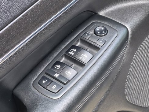 Used 2018 Jeep Grand Cherokee Limited w/ Luxury Group II image 20
