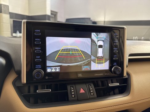 Used 2021 Toyota RAV4 Limited image 29