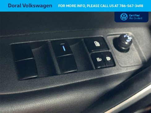Used 2020 Toyota Corolla SE image 17