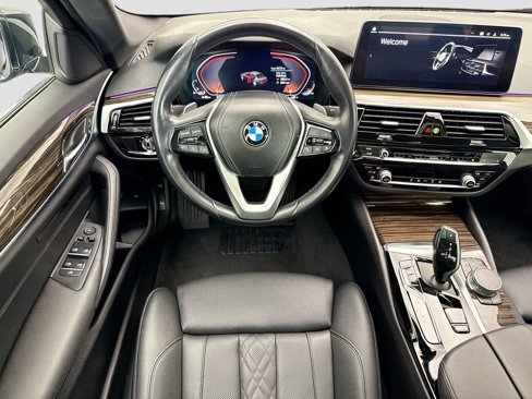 Used 2021 BMW 530i image 10