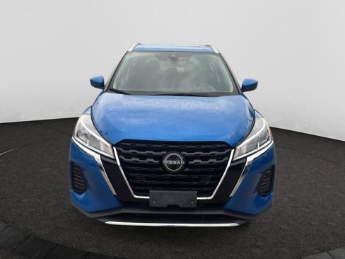 Used 2024 Nissan Kicks SV image 2