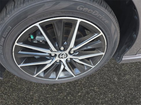 Used 2023 Toyota Camry SE image 9