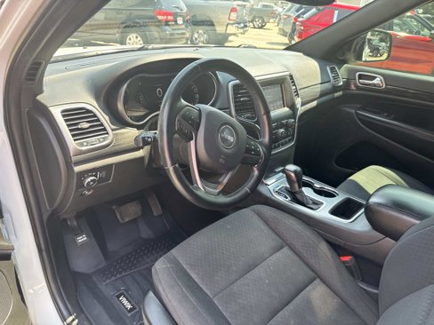 Used 2019 Jeep Grand Cherokee Laredo image 17