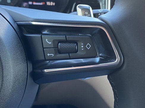 Certified 2025 Porsche Macan image 26