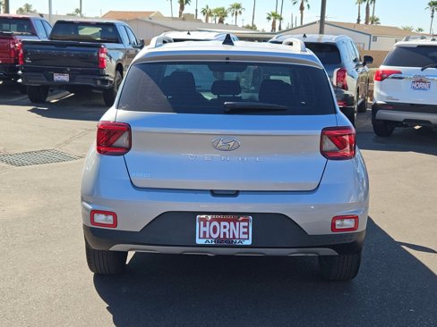 Used 2022 Hyundai Venue SEL image 6
