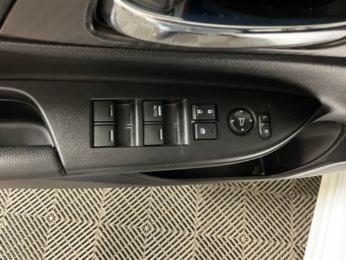 Used 2016 Honda Accord Sport image 17