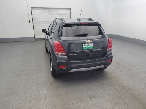 Used 2020 Chevrolet Trax LT w/ LT Convenience Package image 6