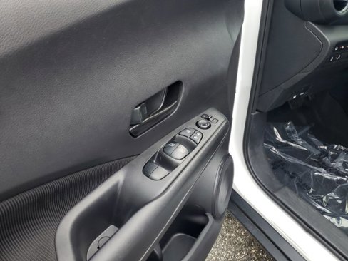 Used 2024 Nissan Kicks S image 13