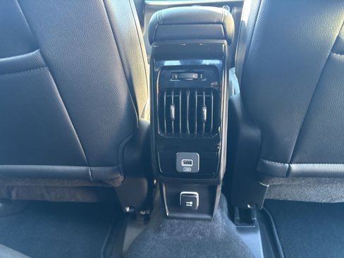 Used 2024 Jeep Compass Limited image 33