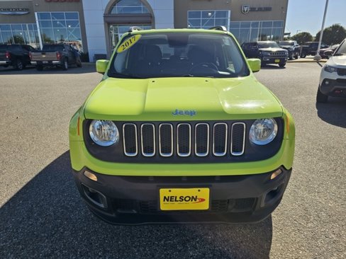 Used 2017 Jeep Renegade Latitude w/ Popular Equipment Group image 3