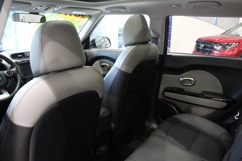 Used 2017 Kia Soul + w/ Primo Package image 16