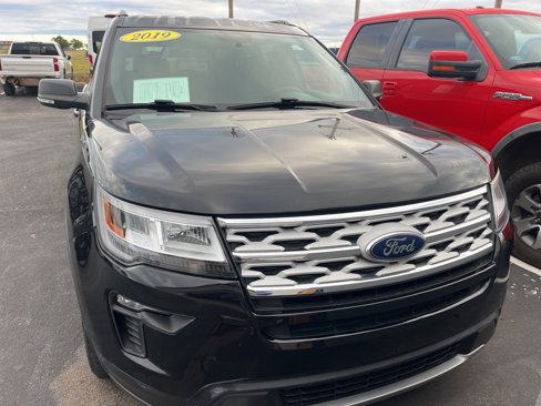 Used 2019 Ford Explorer XLT w/ Equipment Group 201A image 2