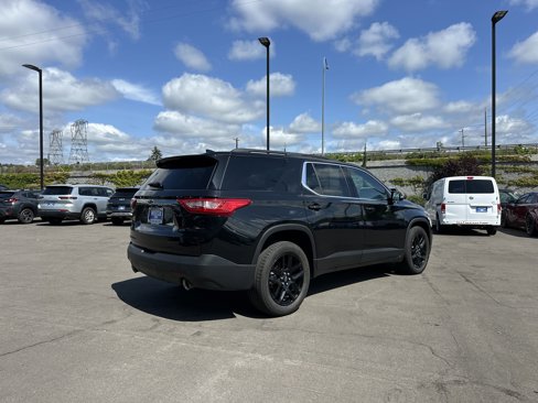 Used 2020 Chevrolet Traverse LT w/ LPO, Blackout Package image 6