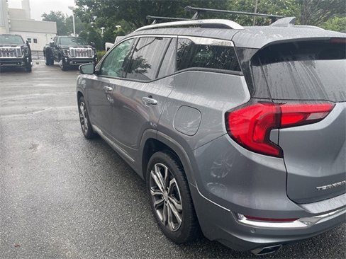 Used 2019 GMC Terrain Denali w/ Advanced Safety Package image 4