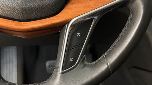 Used 2017 Cadillac XT5 Platinum w/ Driver Assist Package image 14