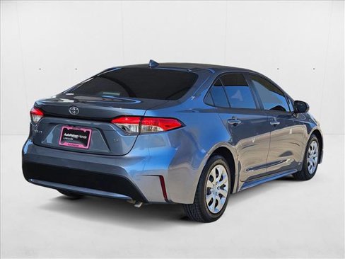 Used 2021 Toyota Corolla LE image 5