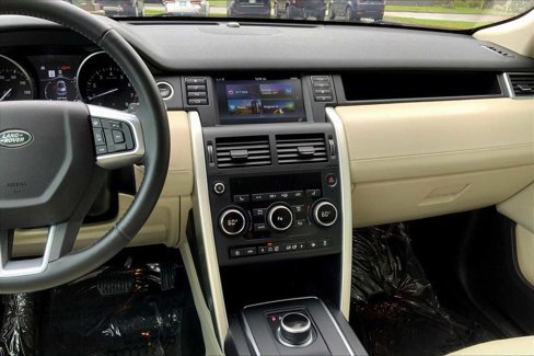 Used 2018 Land Rover Discovery Sport HSE Luxury image 6