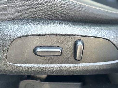 Used 2018 GMC Acadia SLE image 21