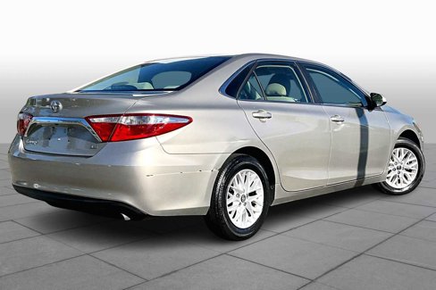 Used 2016 Toyota Camry LE image 12