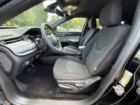 Used 2023 Jeep Compass Sport image 16