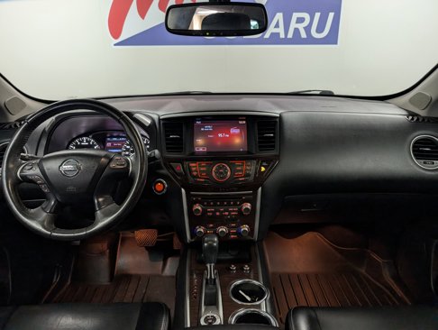 Used 2015 Nissan Pathfinder Platinum w/ Family Entertainment Package image 10