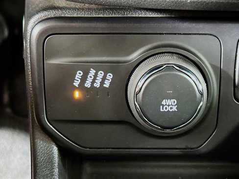 Used 2018 Jeep Renegade Latitude image 24