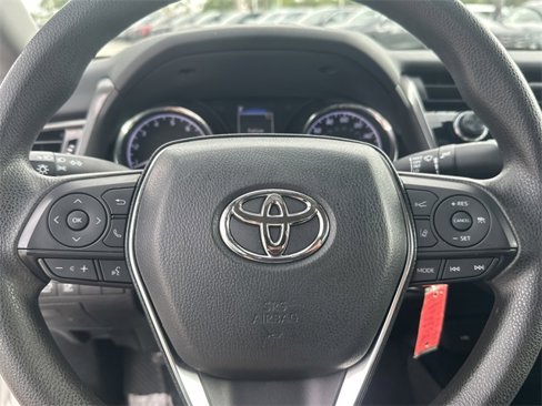 Used 2020 Toyota Camry LE image 18