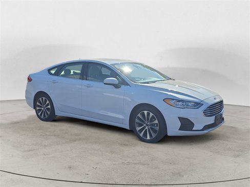 Used 2020 Ford Fusion SE image 7