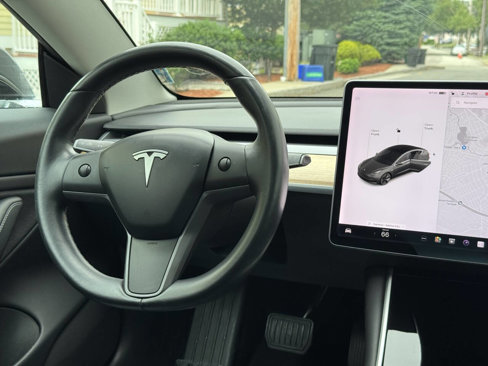 Used 2018 Tesla Model 3 Mid Range image 32