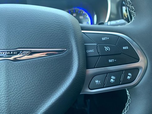 New 2026 Chrysler Pacifica Select image 17