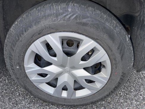 Used 2022 Toyota Corolla Cross L image 28