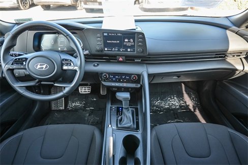 Certified 2025 Hyundai Elantra Sport image 13