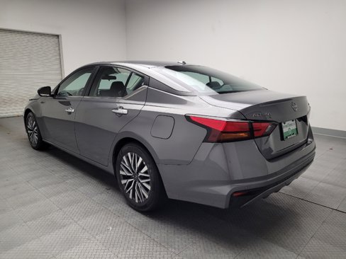 Used 2024 Nissan Altima 2.5 SV image 5