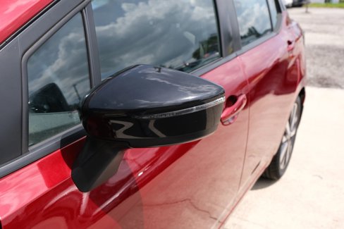 Used 2020 Nissan Versa SR image 13