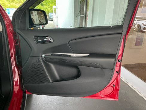 Used 2019 Dodge Journey SE image 36