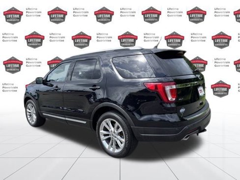 Used 2018 Ford Explorer XLT w/ Equipment Group 202A image 3