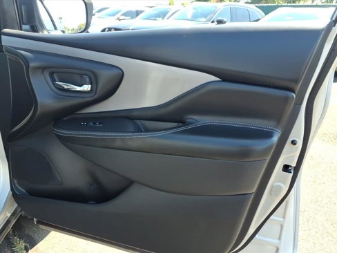 Used 2020 Nissan Murano SV image 12