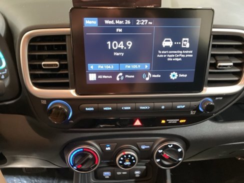 Used 2024 Hyundai Venue SE image 15