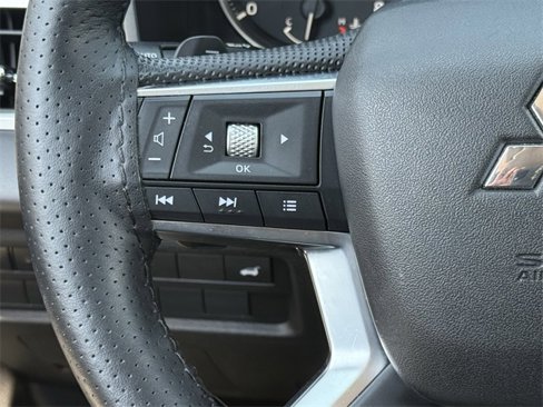 Used 2023 Mitsubishi Outlander SE image 14