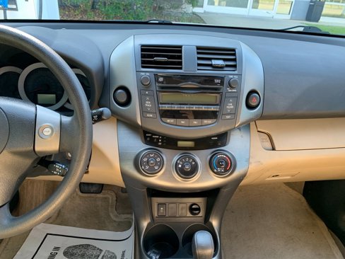Used 2011 Toyota RAV4 2WD image 16